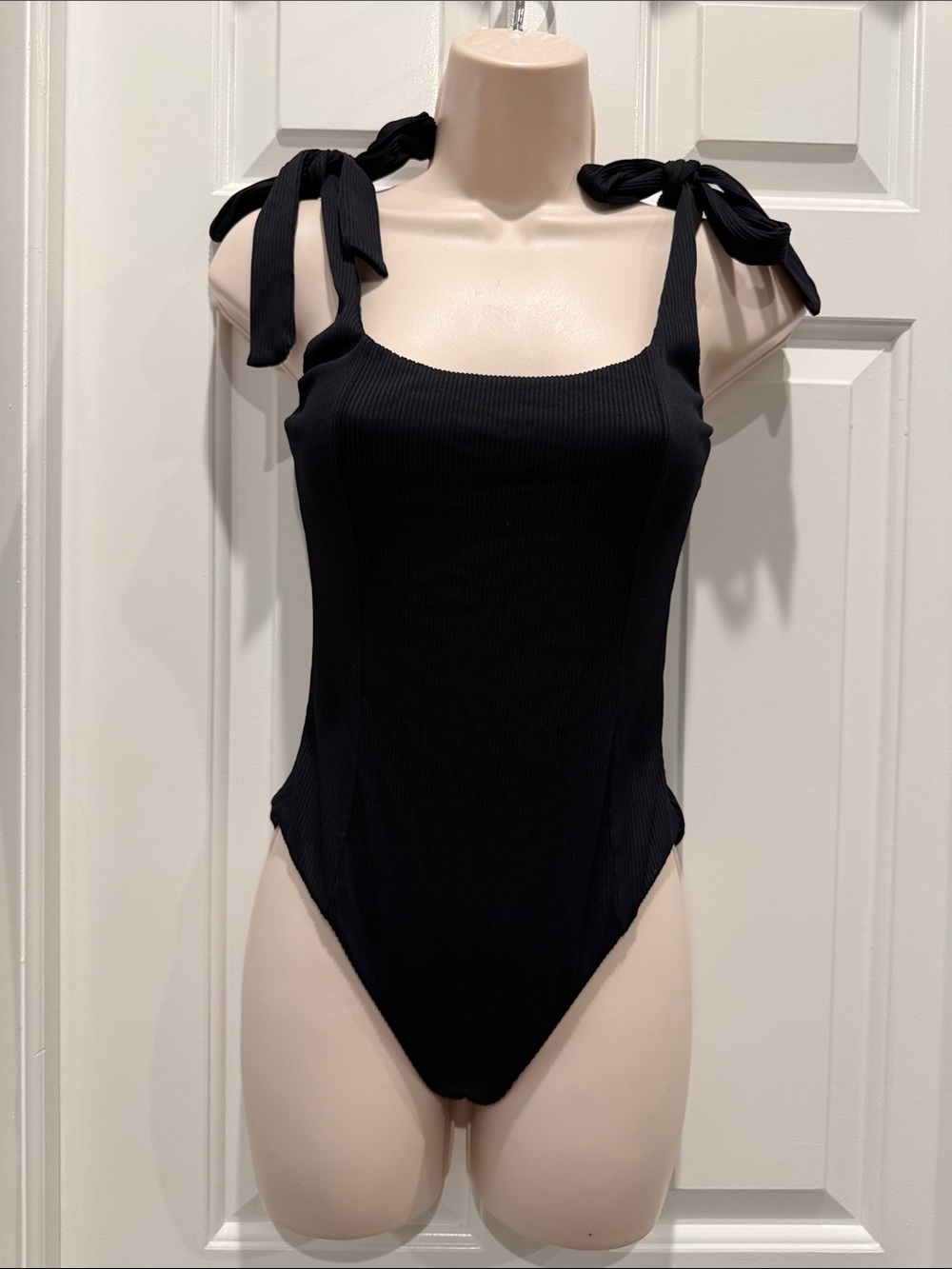 Beach Riot one piece ribbed swimsuit adjustable straps size medium